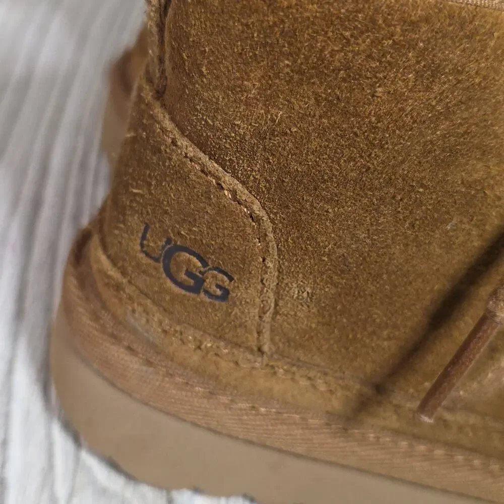 UGG Kids  Neumel II Chukka Chestnut Brown Boots Toddler Size 6